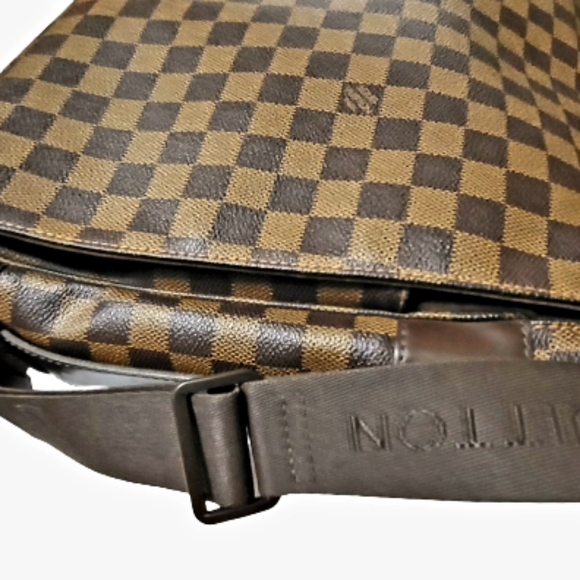 Louis Vuitton - Picture 6 of 16